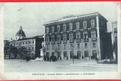 GRAND-HOTEL-E-MONUMENTO-A-GARIBALDI-CALCAGNO