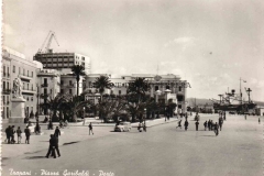 PIAZZA-GARIBALDI-PORTO-GIARRIZZO