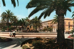 PARTICOLARE-PIAZZA-VITT.EMANUELE-E-FONTANA-DEL-TRITONE-GIARRIZZO