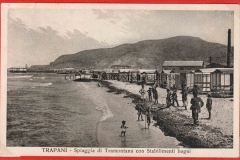 SPIAGGIA-DI-TRAMONTANA-CON-STABILIMENTI-BAGNI-PATRICOLO